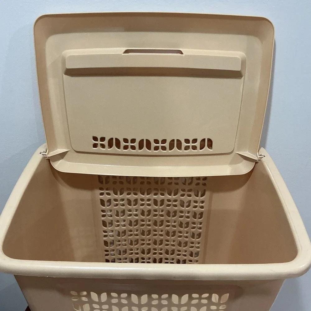 Vintage Rubbermaid Hamper Tulip‎ Design Beige Almond Model 2787